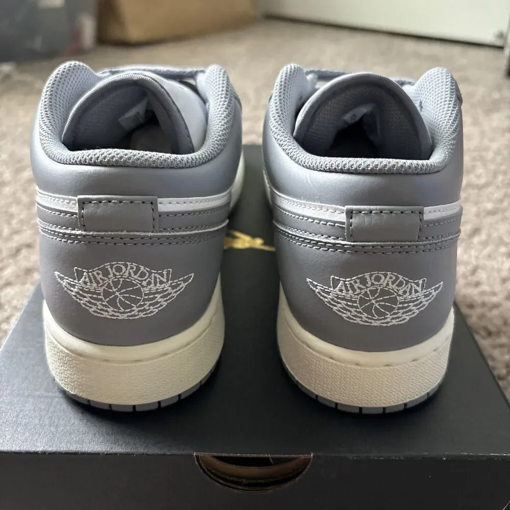 Nike Air Jordan 1 Low Vintage Grey (GS) 553560-053 Size 7Y Brand New DS In Hand